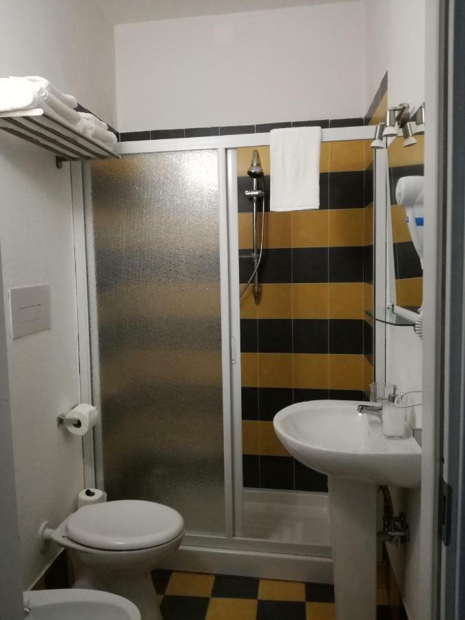 Domus 19 Hotel Napels Buitenkant foto